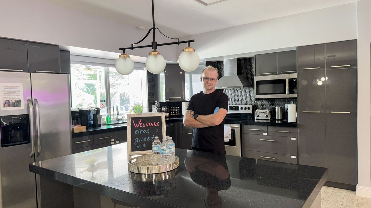 Freshly cleaned kitchen in Hollywood, FL